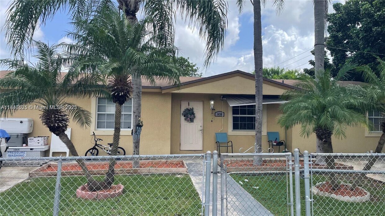 Foto principal - 14301 SW 289th St