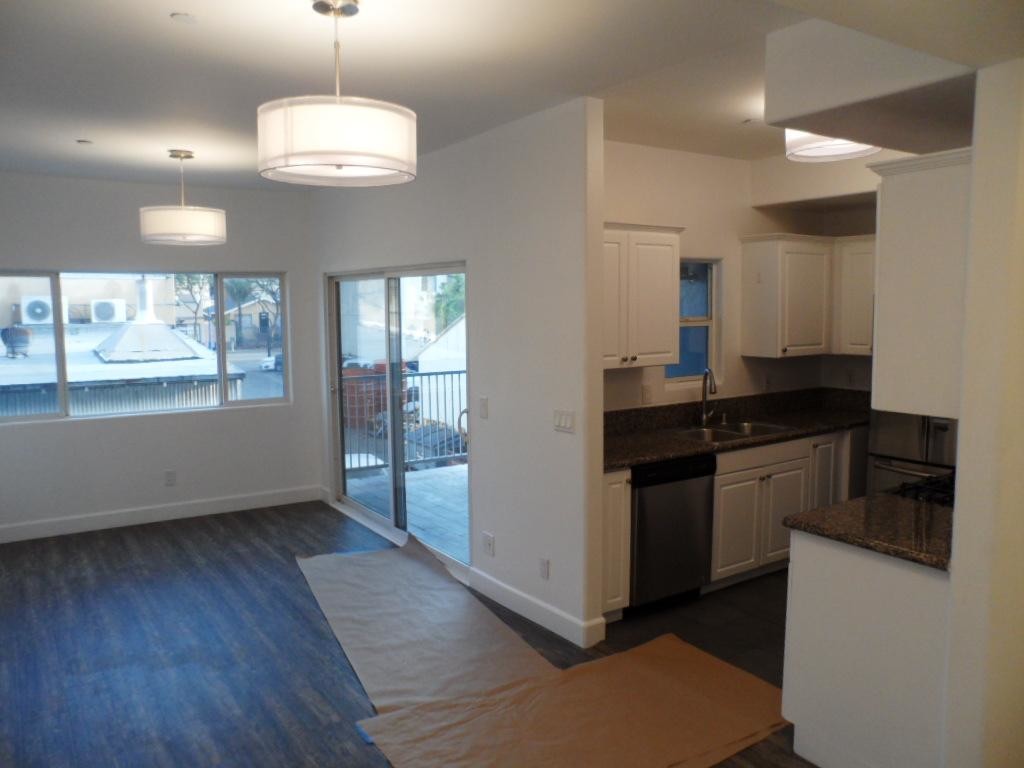 Foto principal - 1051 N Sierra Bonita Ave