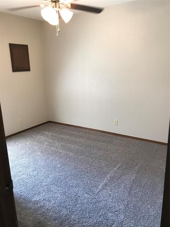 Foto del edificio - 2701 Belknap Ave