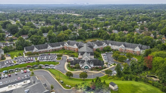 Building Photo - Cascades Village