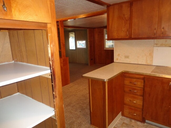 Building Photo - 3 Bedroom/ 1 1/2 Bathroom Mobile Home