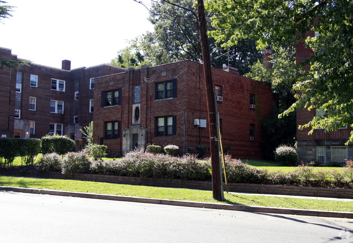 Building Photo - 1376 Fort Stevens Dr NW