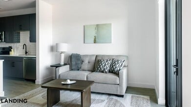 Building Photo - 1007 S Mint St