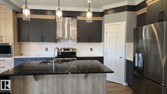 Building Photo - 42 Tilia Pl