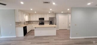 Building Photo - 1402 Country Ln