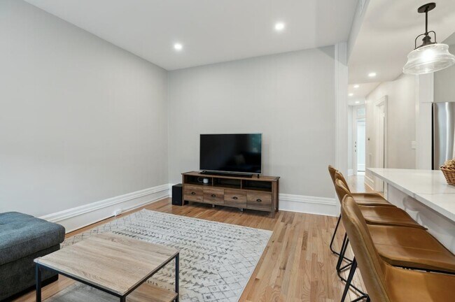 Building Photo - 161 Nesbit St