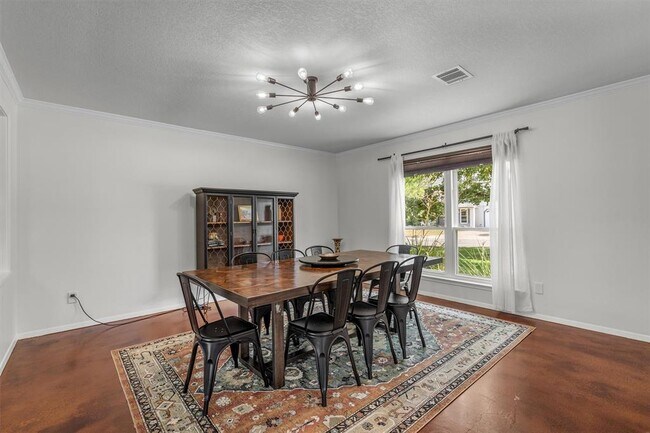 Foto del edificio - 1602 Rock Creek Dr