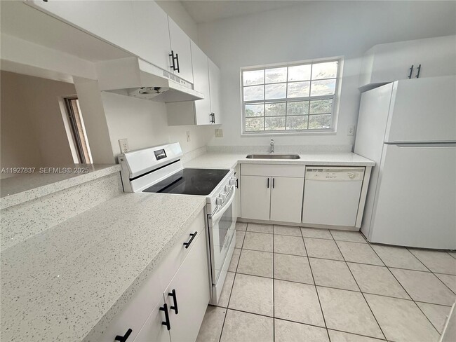 Building Photo - 1971 NW 96th Terrace