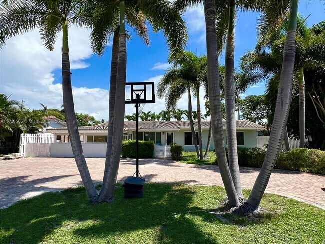 Foto del edificio - 1633 SE 5th Ct