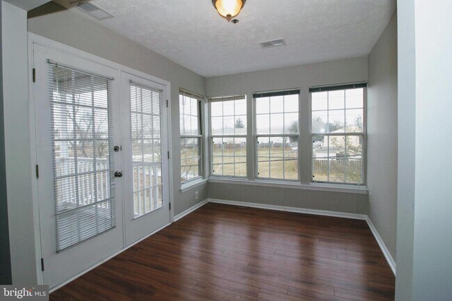 Building Photo - 605 Himes Ave