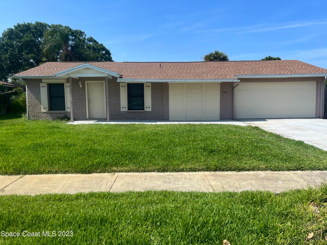 Foto principal - 2880 Lancaster Rd