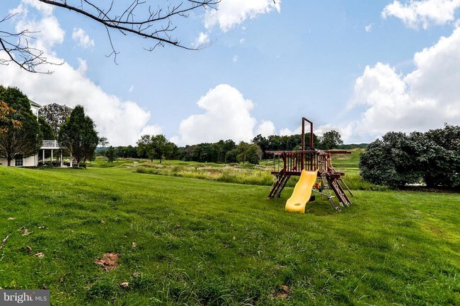 Foto del edificio - 3606 Willow Birch Dr