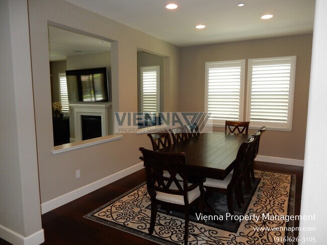 Foto del edificio - 5635 Saratoga Cir