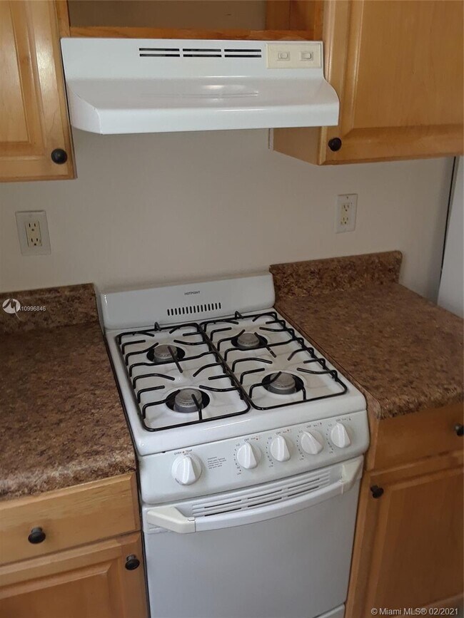 Foto del edificio - 529 NE 66th St