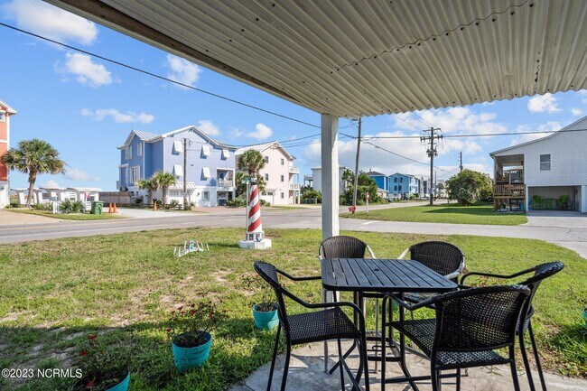 Building Photo - 720 Fort Fisher Blvd N