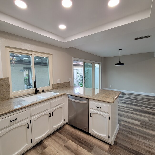 Kitchen with private back patio view - 774 Via Sierra Nevada