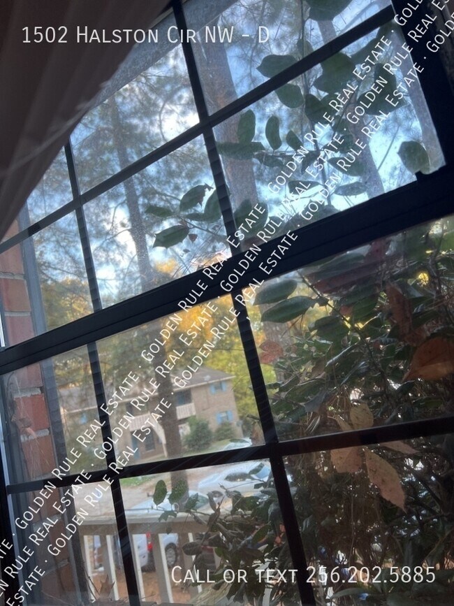 Foto del edificio - 1502 Halston Cir NW
