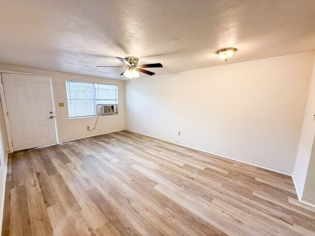 Foto del edificio - 908 SW 6th Ave