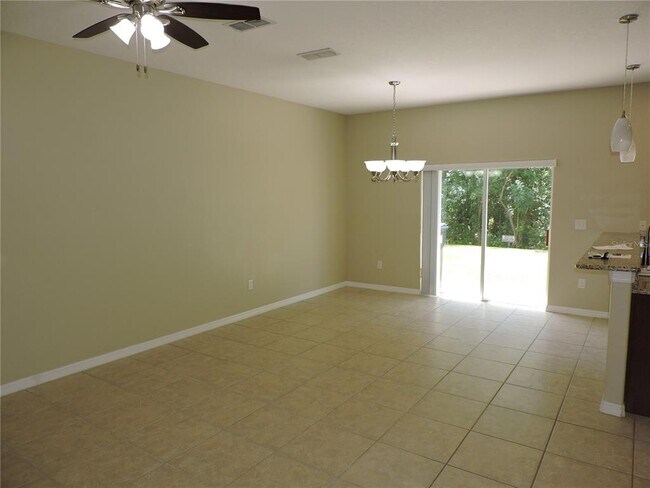 Building Photo - 10612 Savannah Plantation Ct