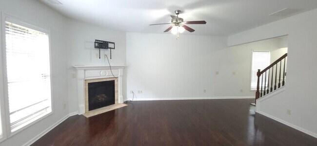 Building Photo - Elegant Modern Living Near Halcyon & Avalon