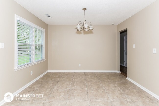 Building Photo - 221 Huntsmoor Dr
