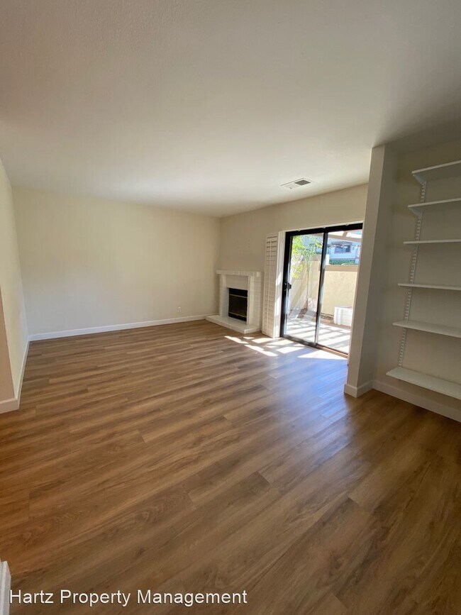 Building Photo - 3 br, 2.5 bath House - 533 Churchill Downs...