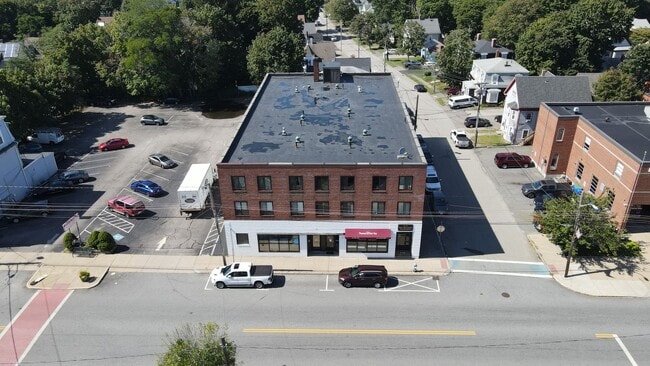 Building Photo - Updated 1 Bed Available 6/1/26