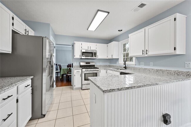 Foto del edificio - 5375 Taylor Rd