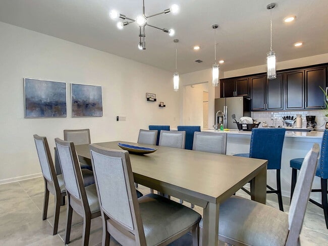 Building Photo - 1003 Splash Shot Pl