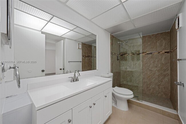Foto del edificio - 200 Lakeview Dr