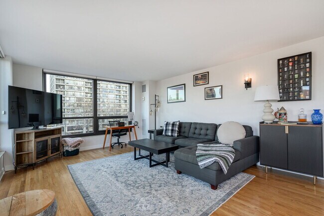 Foto del edificio - 2020 N Lincoln Park W