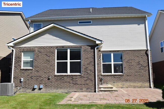 Foto del edificio - 49577 Shoreline Dr