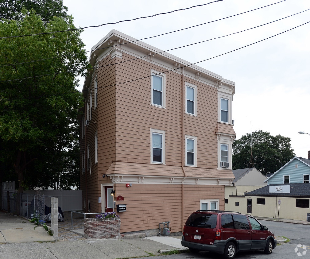 Building Photo - 81 Austin St