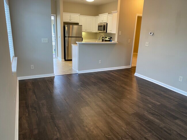 Foto del edificio - 4212 Sweetwater Blvd