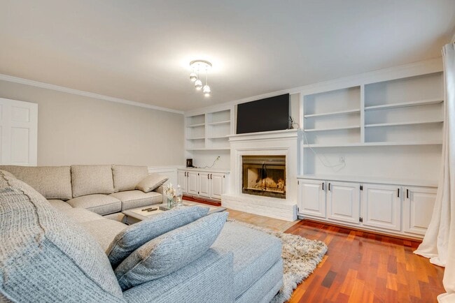 Building Photo - 2093 Breconridge Dr S W