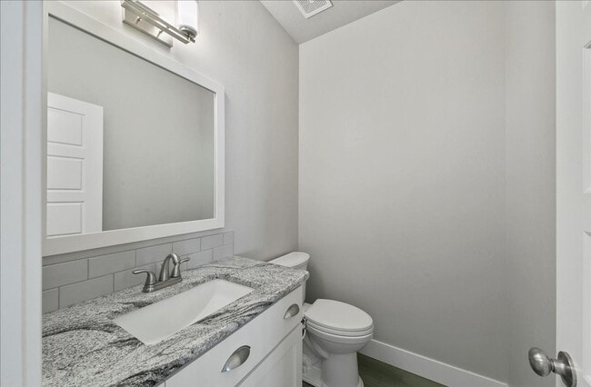 Foto del edificio - Eagle Townhome with Upscale Finishes!