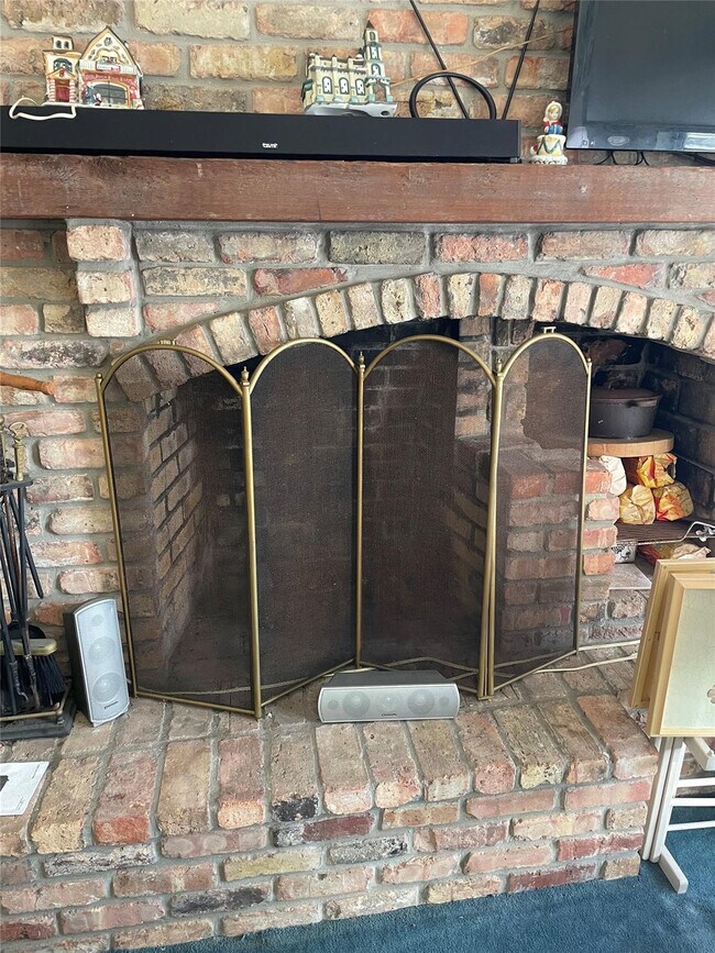 Foto del edificio - 5724 Lagoon Dr