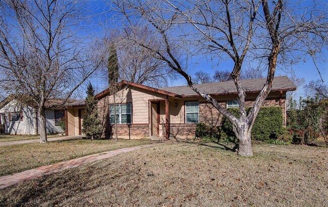 Foto del edificio - 407 E Lavender Ln
