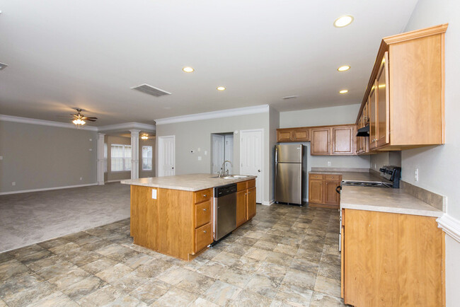 Building Photo - 4 Bedroom in The Vineyards at Lexington