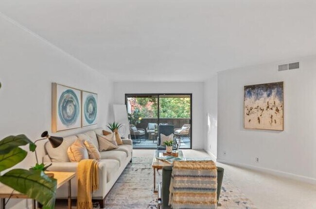 Foto del edificio - 999 Evelyn Terrace W
