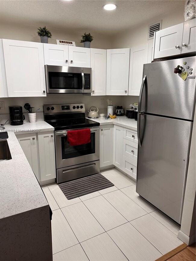 Foto del edificio - 9301 SW 92nd Ave