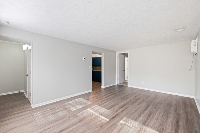 Building Photo - 401 W 27th Ave