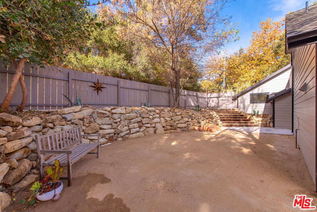 Foto principal - 1372 Old Topanga Canyon Rd