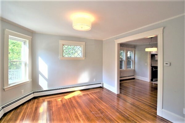Foto del edificio - 8 Thurston Rd