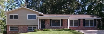 Building Photo - 204 Harwood Pl
