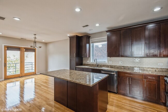 Foto del edificio - 1702 S Newberry Ave