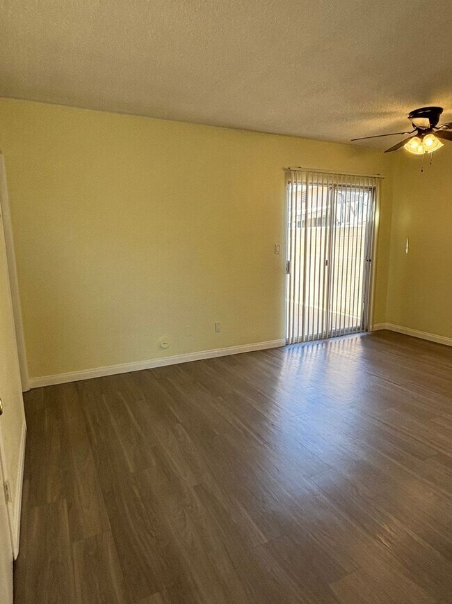 Foto del edificio - 6065 California Ave