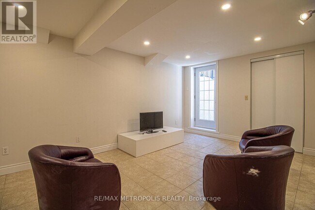 Photo du bâtiment - 507 Charnwood Ct