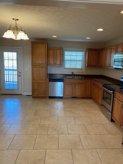 Building Photo - 119 Twin Lakes Dr