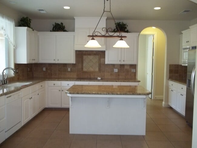 Foto del edificio - Large and spacious 2-Story home in Clovis ...
